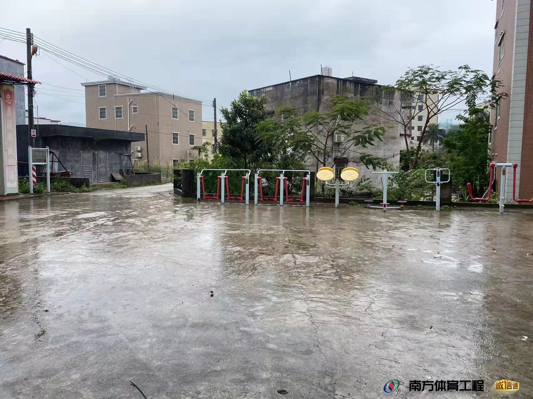 广东省汕尾市陆河县河田镇河东村委会塘背村经济合作社全民健身路径硅PU球场